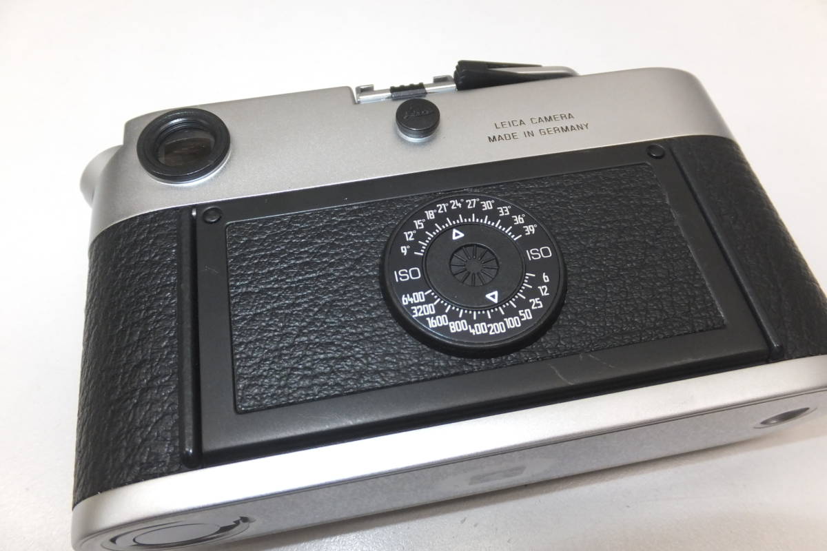 38534-520　未使用級　底にフィルム付き　 Leica ライカ レンジファインダーカメラ M6 ボディ だけ　送料520円～_画像4