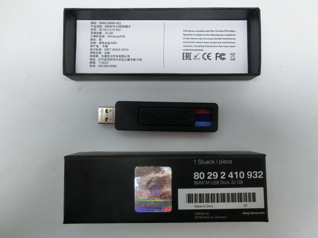 BMW　純正アクセサリー　BMW M USB STICK (32GB)　メモリースティック