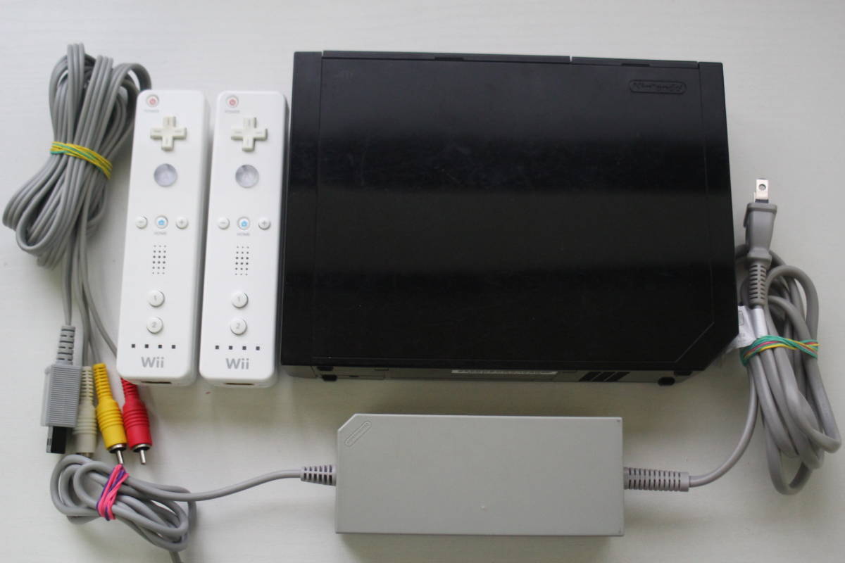 Wii本体セット ブラック 電源コード/AVケーブル/センサーバー/リモコン付属 227