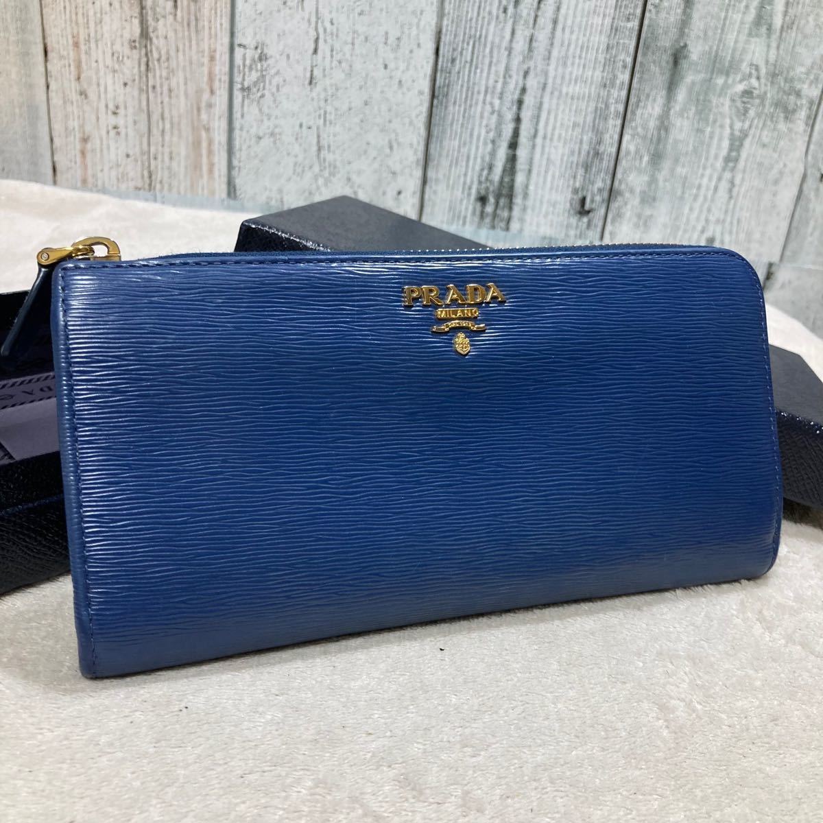 ✨激レア✨PRADA サフィアーノチェリー メタルロゴ 長財布 ラウンド
