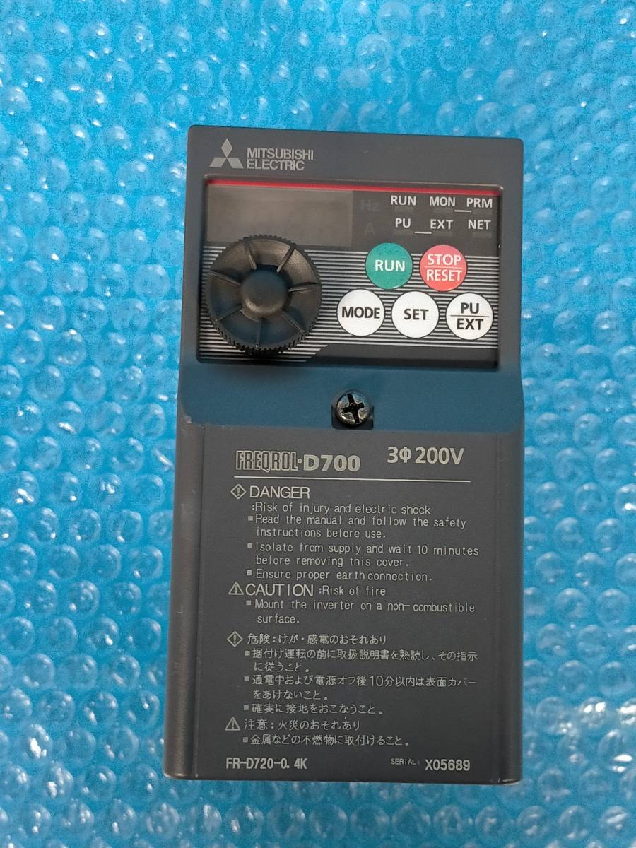 CK9249] 三菱 MITSUBISHI インバータ FREQROL-D700 FR-D720-0.4K 未