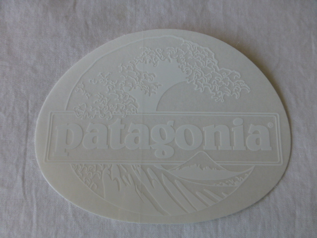 patagonia north . way b sticker north .oval. reverse side north .hokusai north . way b clear ground Oval oval Patagonia PATAGONIA patagonia