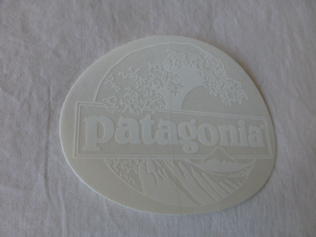 patagonia north . way b sticker north .oval. reverse side north .hokusai north . way b clear ground Oval oval Patagonia PATAGONIA patagonia