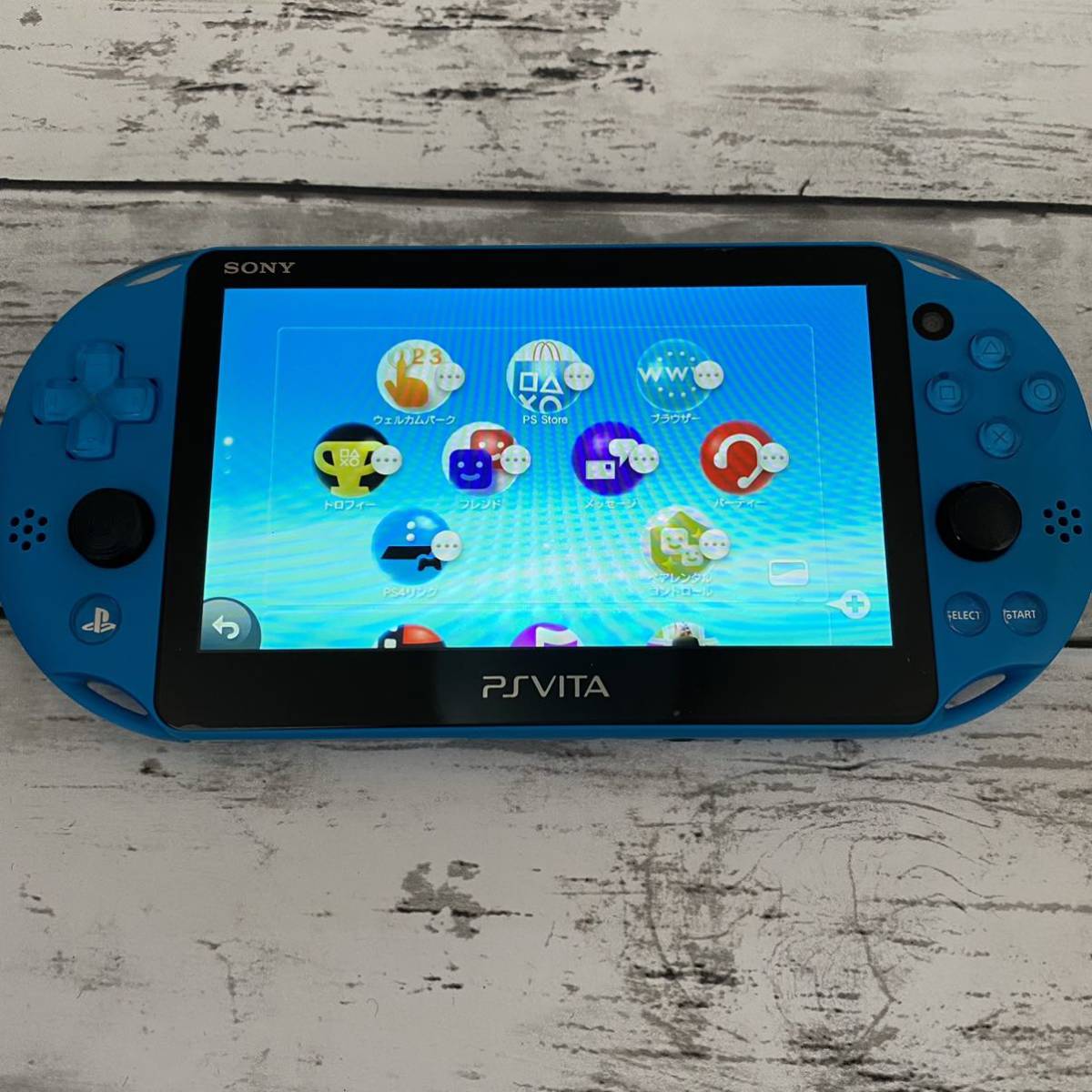 PS Vita 本体 PCH-2000 通電確認済み 海賊無双2 ジャンク扱い-