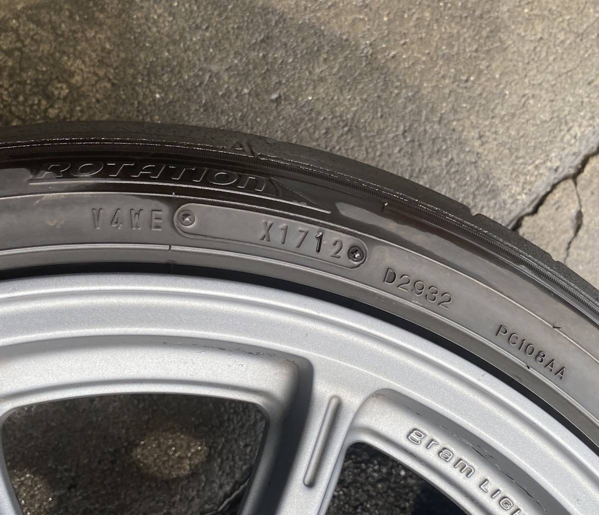 RAYS gram LIGHTS 57G 18×10.5j+12 114.3 5H DUNLOP DIREZZA ZⅡ 285