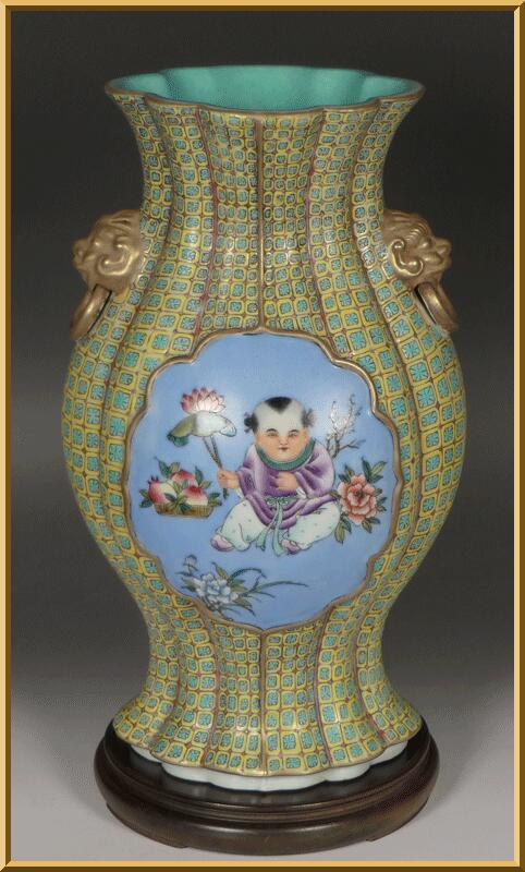 男性に人気！ 波兎古美術琺瑯彩中國陶瓷雍正年製粉彩唐子文様獣耳瓶