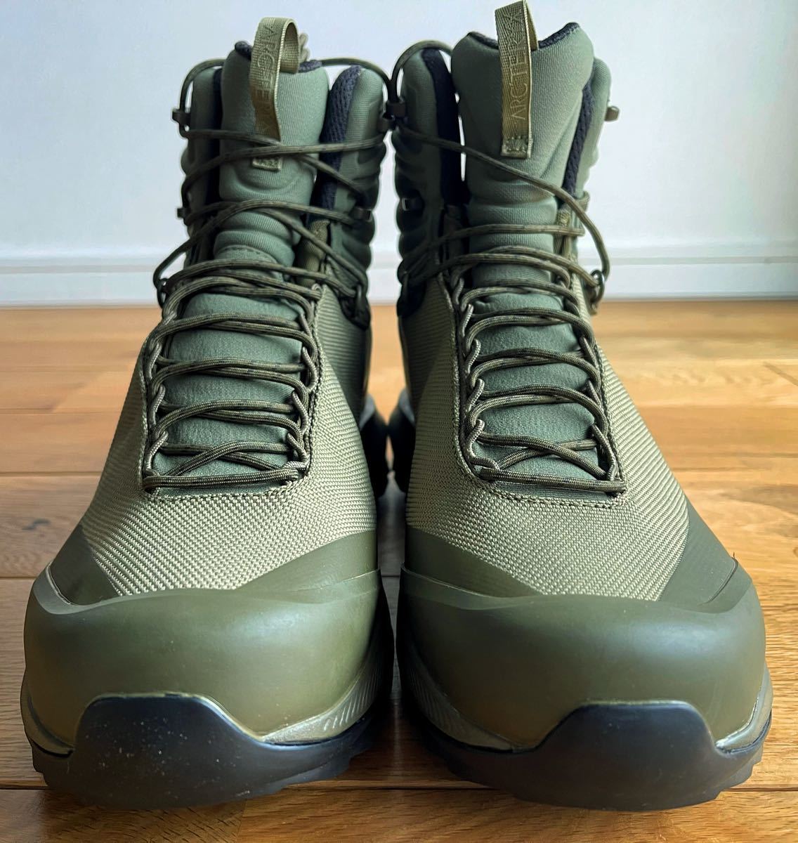 ビームス限定 新品】ARC'TERYX AERIOS AR MID GTX M US9 27cm ビームス限定 新品】ARC'TERYX AERIOS AR MID GTX M US9 27cm