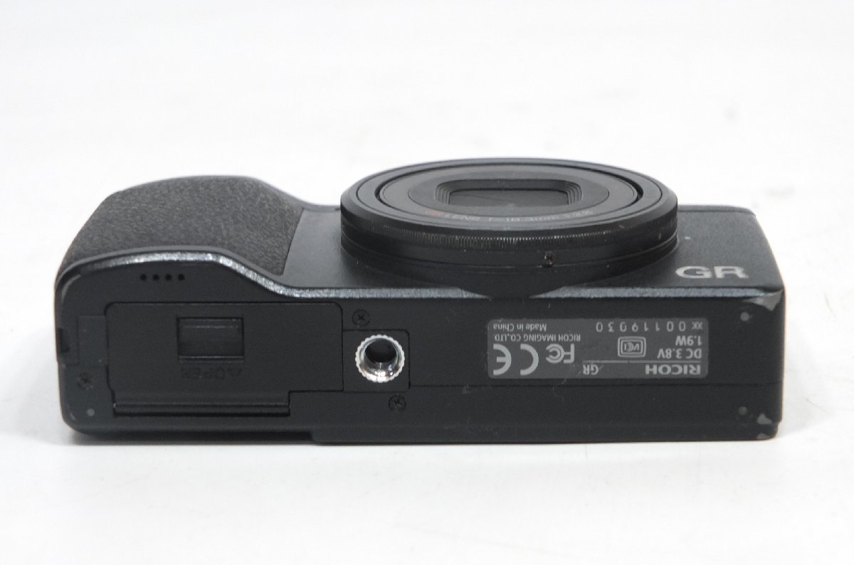 【q3081】RICOH リコー GR コンパクトデジタルカメラ レンズ GR LENS f=18.3mm 1:2.8 未チェック 格安スタート_画像4