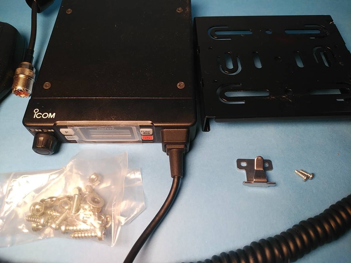 中古品 アイコム ICOM デジタル簡易無線機 IC-DPR100 5W 車載機