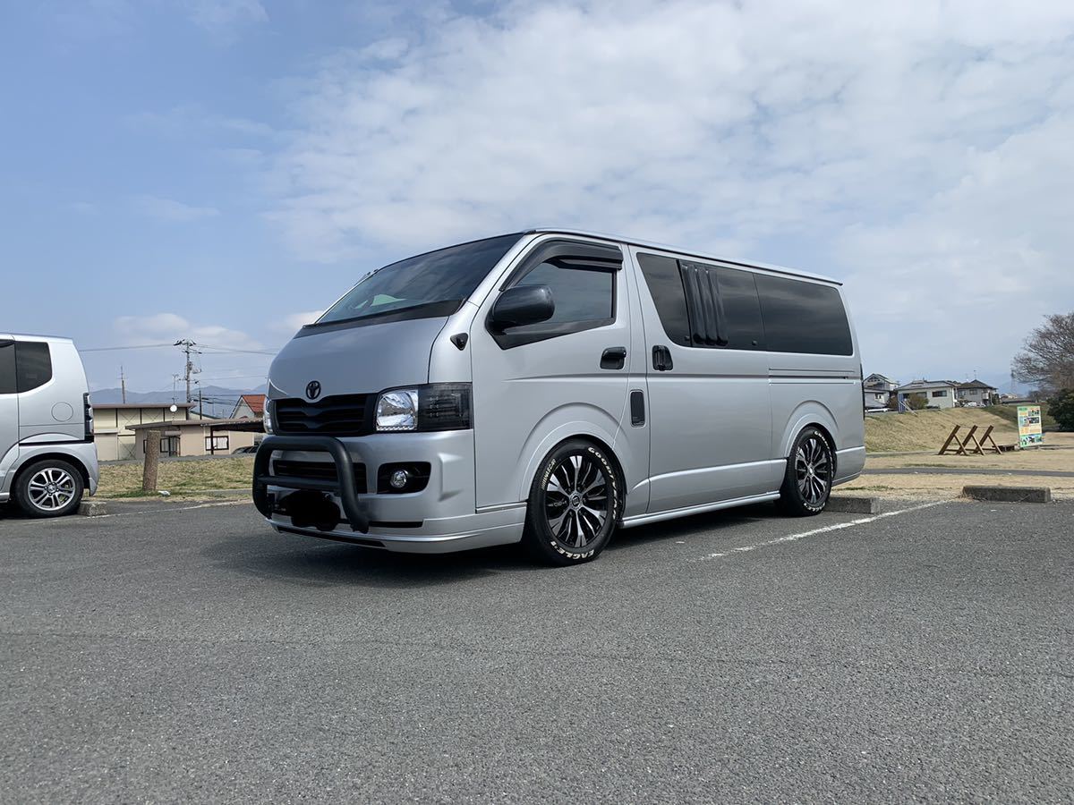 ハイエース200系 1~4型対応 F25mm.R20mmダウン.出幅約10~15mm純正