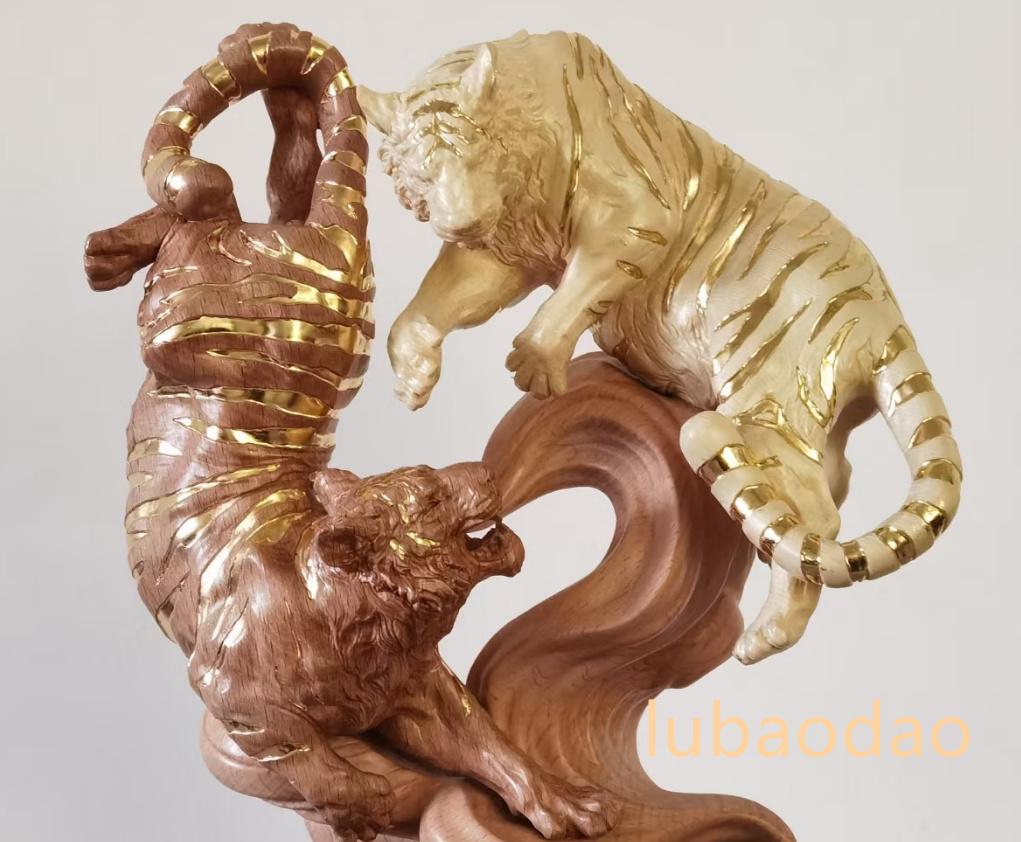 24k 切金 寅 虎 置物 縁起物 彫刻工芸品 台座 24k 切金 寅 虎 置物 縁起物 彫刻工芸品 台座