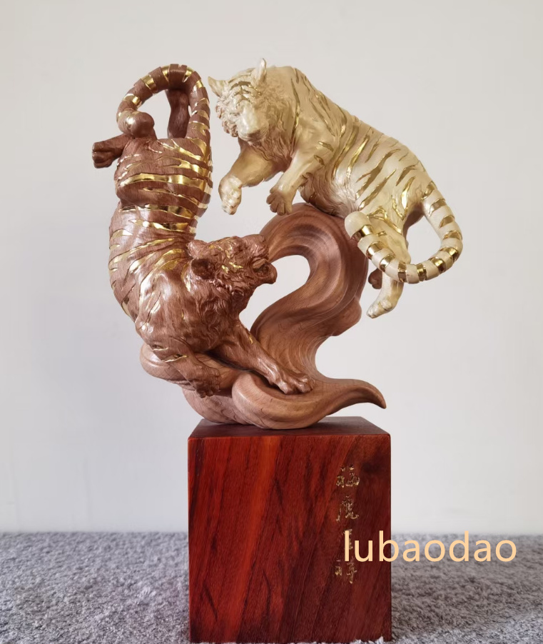 24k 切金 寅 虎 置物 縁起物 彫刻工芸品 台座 24k 切金 寅 虎 置物 縁起物 彫刻工芸品 台座