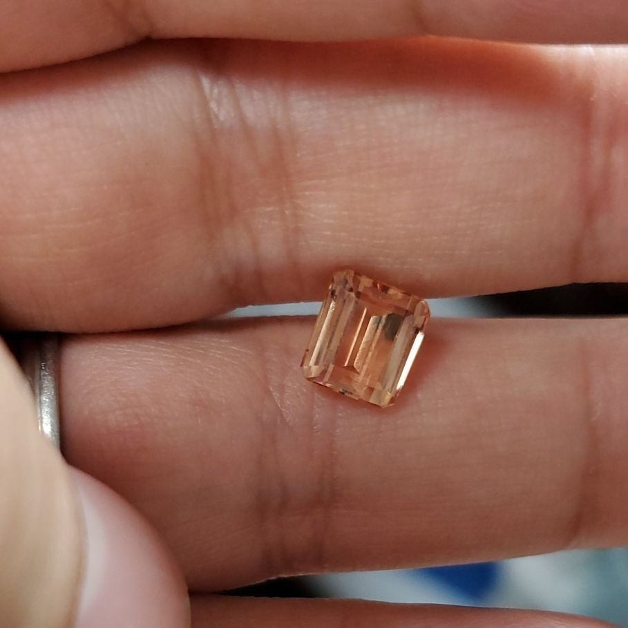 天然インペリアルトパーズ 2.284ct ソーティング付き | contifarma.pe