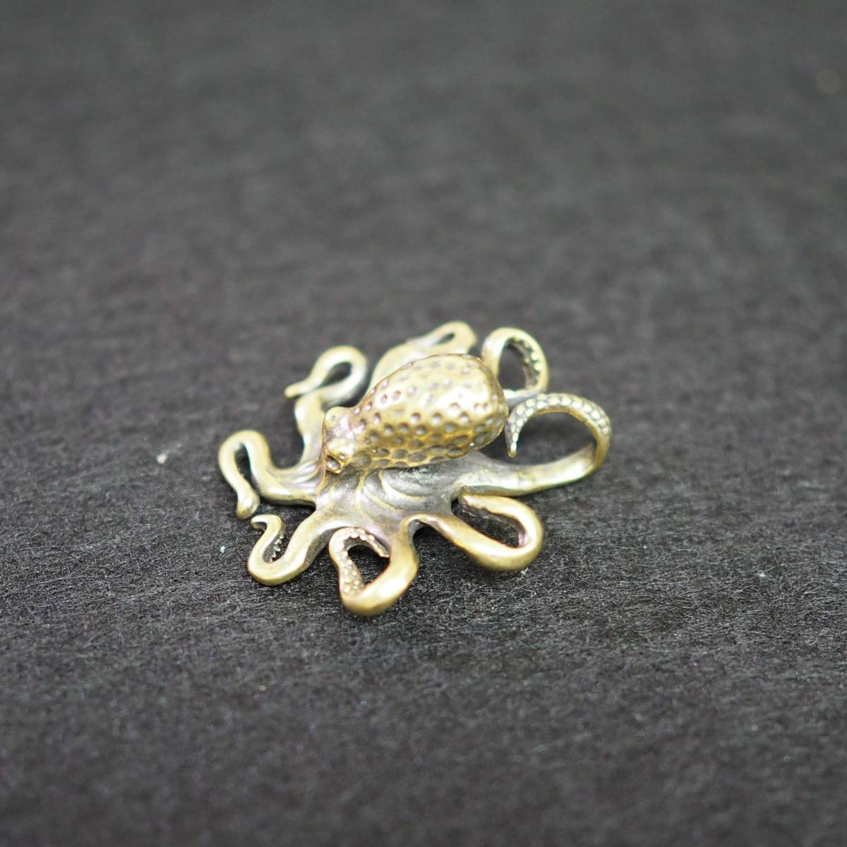 タコ たこ 蛸 真鍮 ブラス 金運 brass 置物 アクセサリー フィギュア 文鎮 ネックレス キーホルダー ペンダントトップ(真鍮製)|売買されたオークション情報、yahooの商品情報をアーカイブ公開 - オークファン(aucfan.com) タコ たこ 蛸 真鍮 ブラス 金運 brass 置物 アクセサリー フィギュア 文鎮 ネックレス キーホルダー ペンダントトップ(真鍮製)|売買されたオークション情報、yahooの商品情報をアーカイブ公開 - オークファン(aucfan.com)