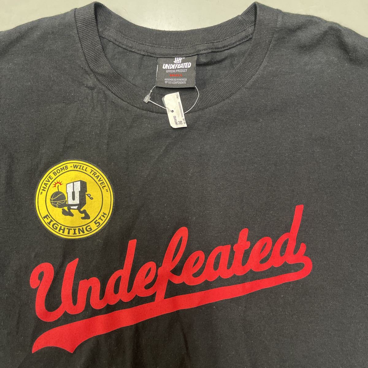 アンディフィーテッド Undefeated メンズ Tシャツ HAVE BOMB WILL TRAVEL FIGHTING 5TH Sサイズ 未使用 ブラック 黒 半袖_画像2