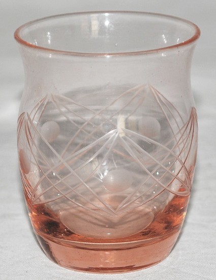 ●1599● 秀品 冷酒・ショットグラスに！◆ 幾何学文様切子 オレンジ色 グラス 4 個◆ 容量：115cc 程の画像2
