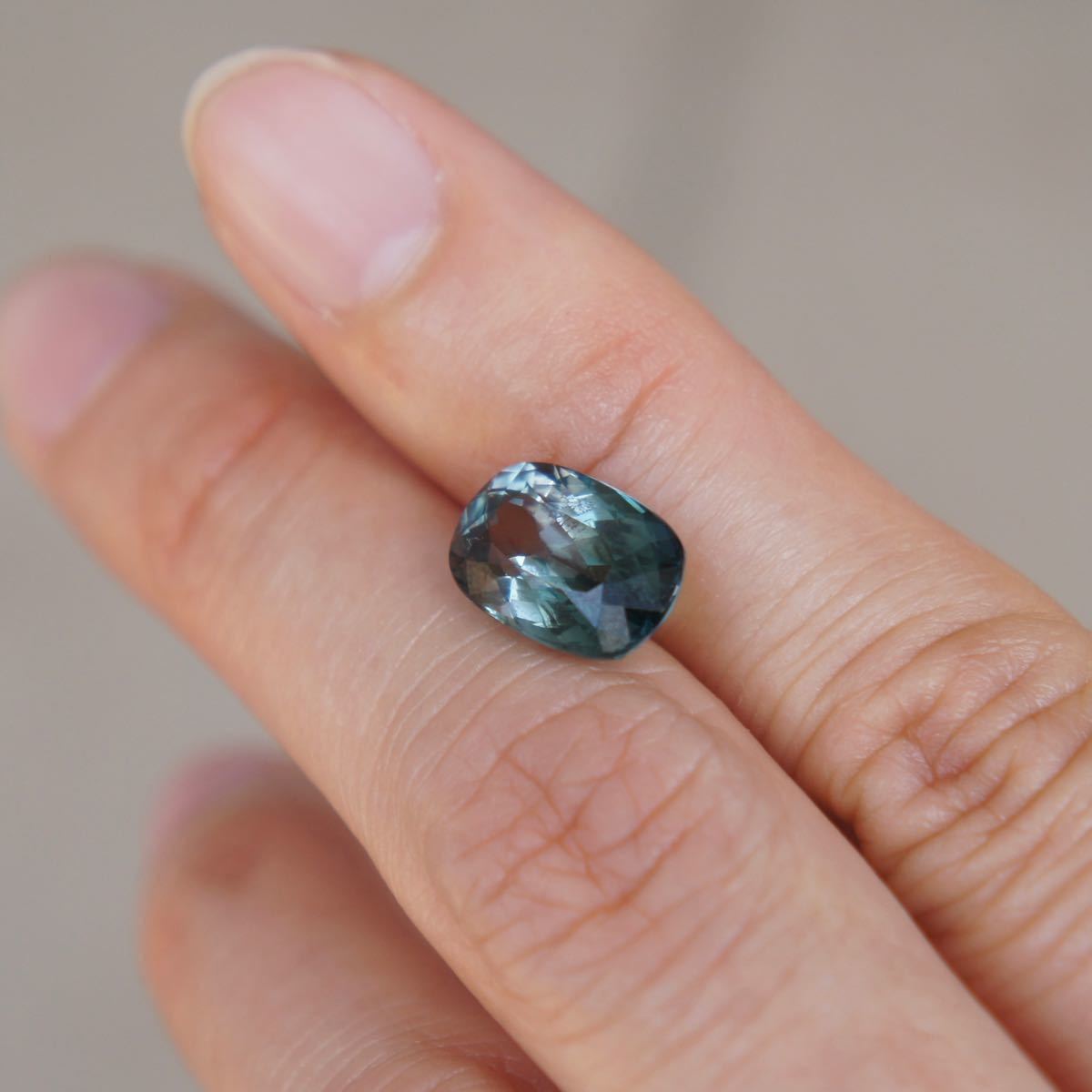 衝撃特価 スターサファイア ブルー 6.19ct ルース 佐藤貿易 fancygems