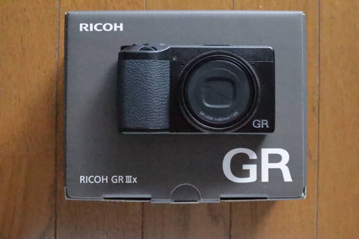 適切な価格 RICOH GRⅢx 美品 付属品完備 コンパクトデジタルカメラ