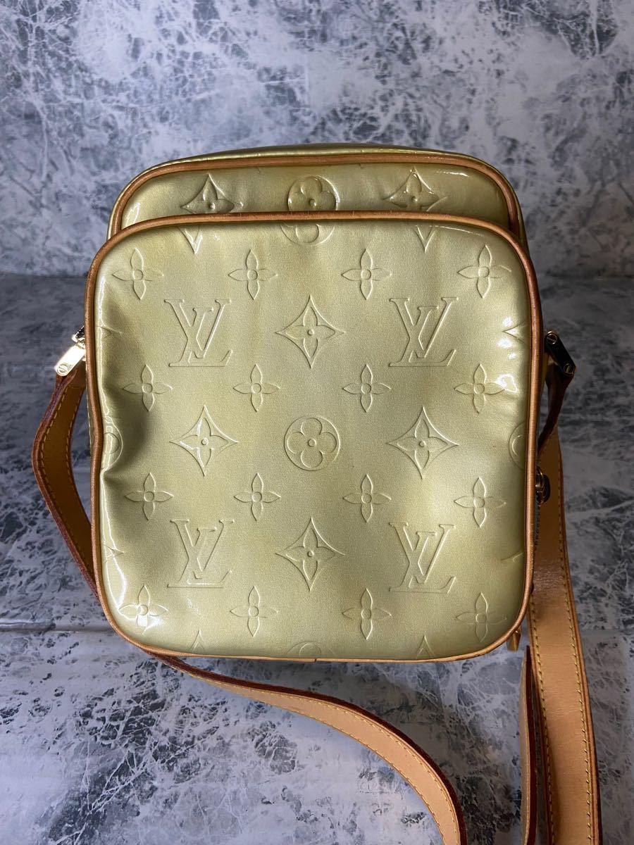 訳あり LOUIS VUITTON ルイヴィトン ショルダーバッグ ヴェルニ 新品未使用です☆ ルイヴィトン ショルダーバッグ訳あり ショルダーバッグ