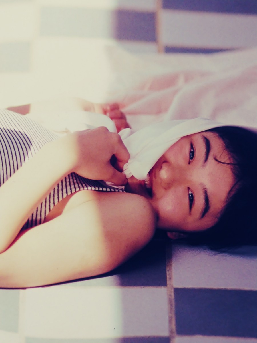 15歳。 河村理沙写真集　撮影 小沢忠恭　英知出版　1996年　値引き不可