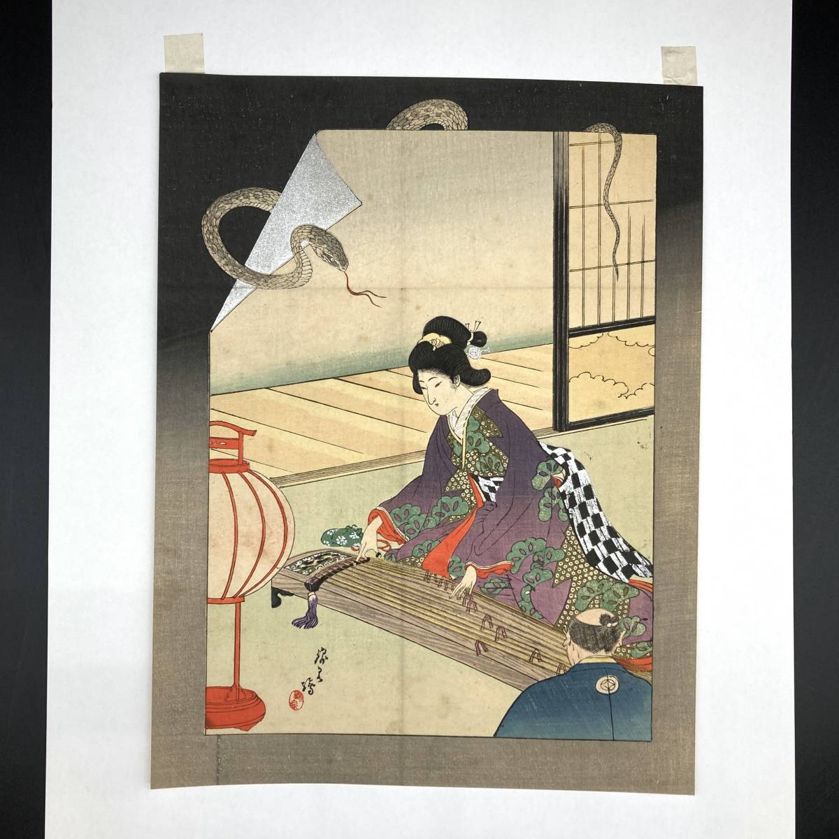 版画『木版口絵 作者不明』着物 蛇 琴 美人画 浮世絵 錦絵 美術 版画『木版口絵 作者不明』着物 蛇 琴 美人画 浮世絵 錦絵 美術