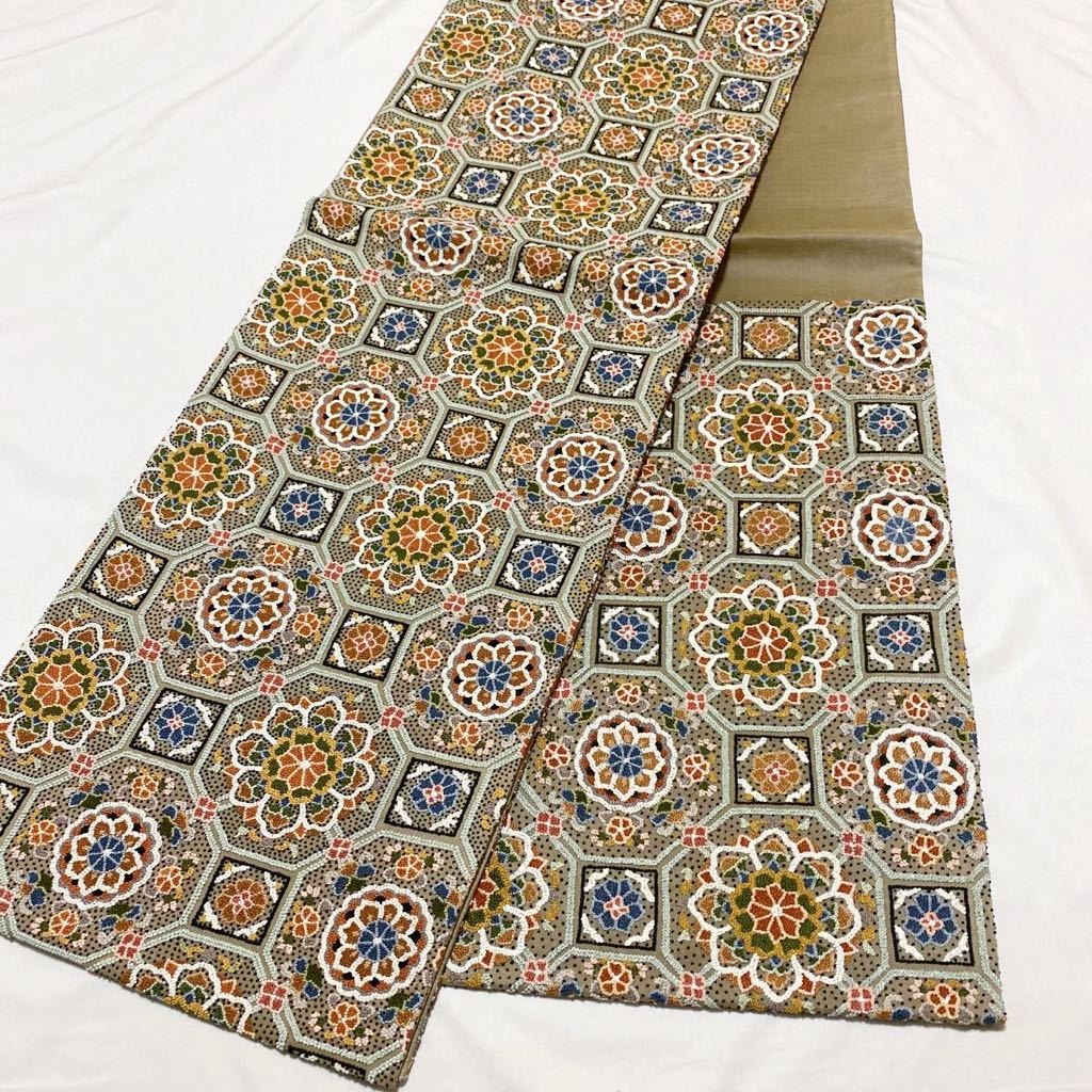 着物月花 総刺繍 相良刺繍 百万粒 蜀江華文様の袋帯 未使用品 六通柄