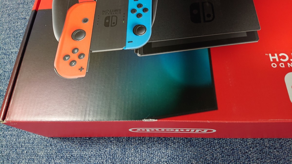 (値下げ)ほぼ新品  任天堂 新型Nintendo Switch JOY-CON(L) ネオンブルー/(R) ネオンレッド 