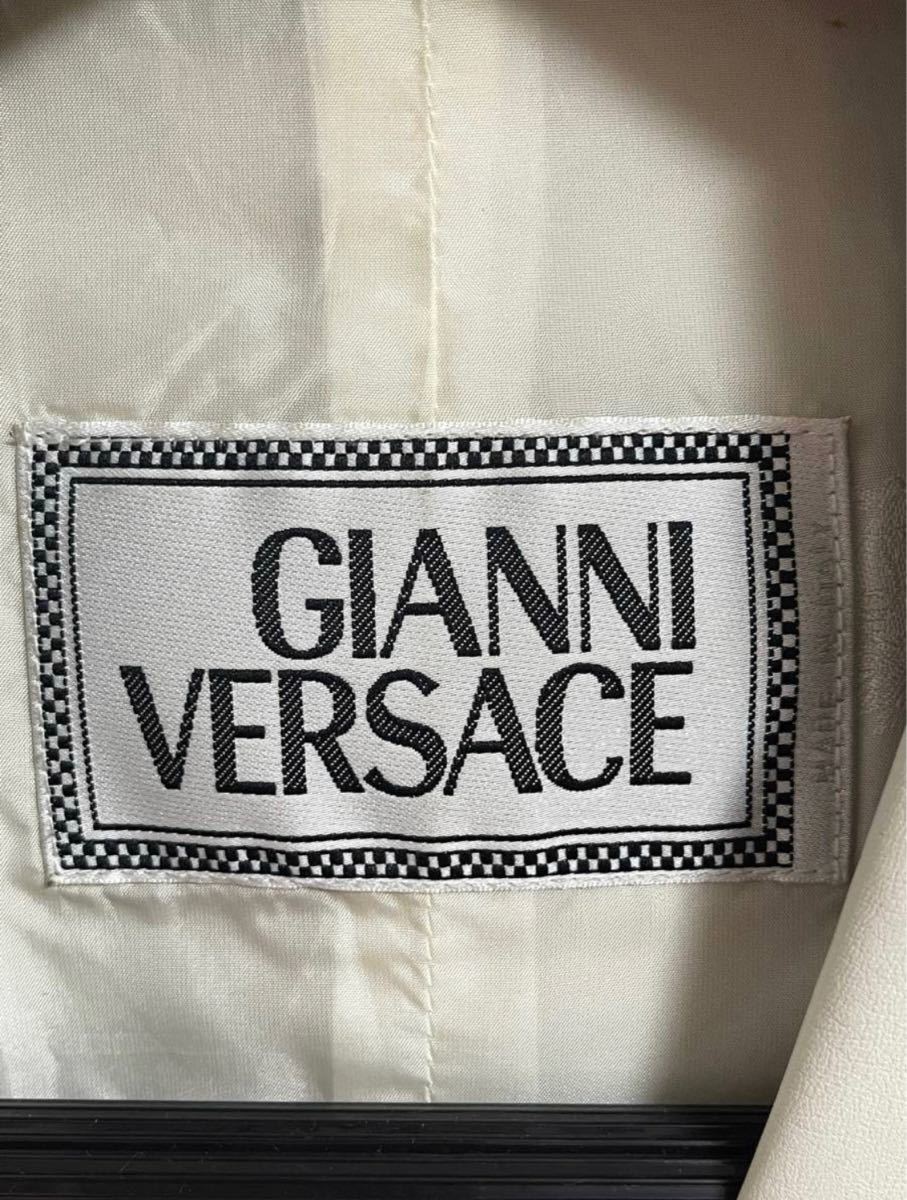 2020年のクリスマスの特別な衣装 『GIANNI VERSACE クチュール 黒タグ