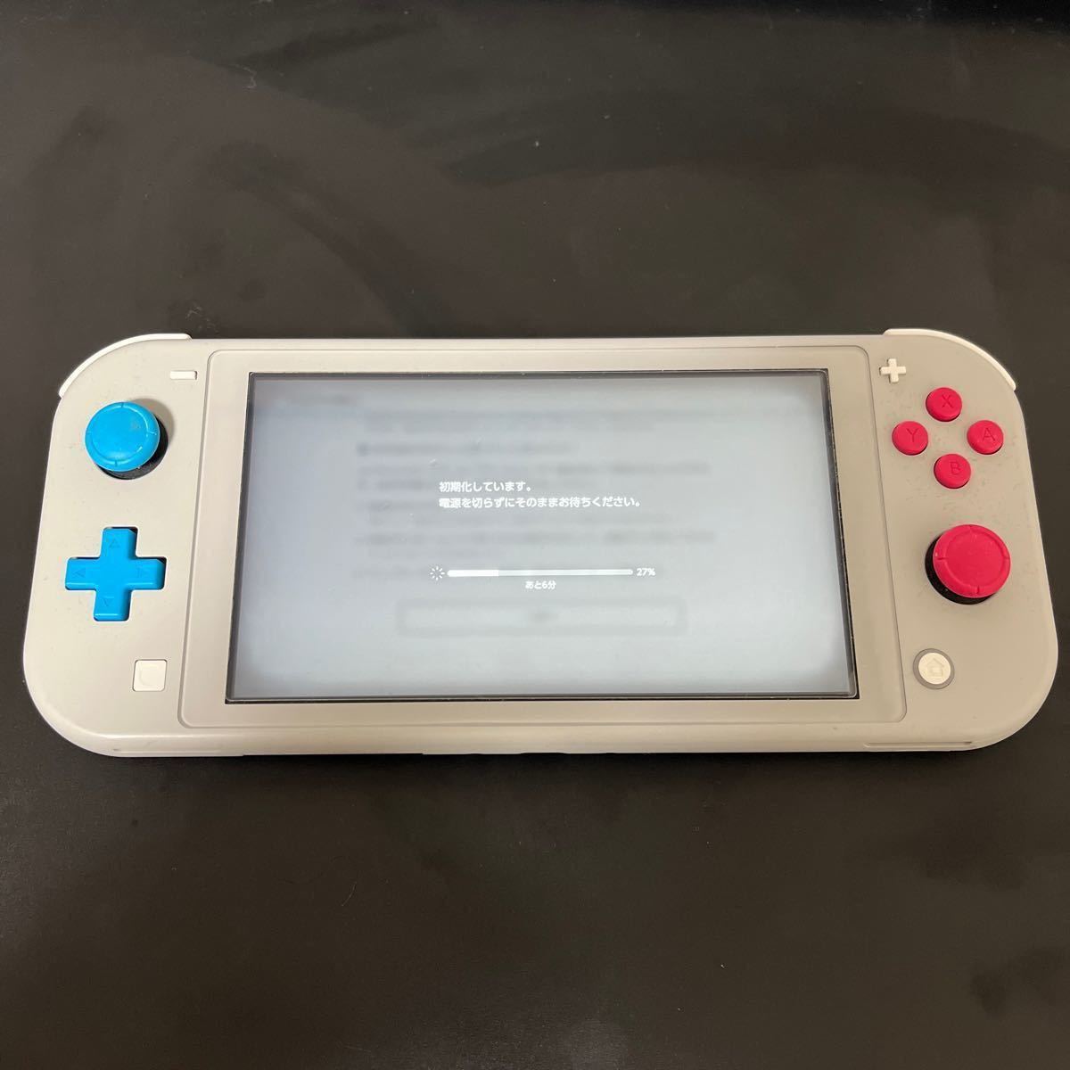 Nintendo Switch Lite ザシアン・ザマゼンタ。本体と充電器、箱のみ