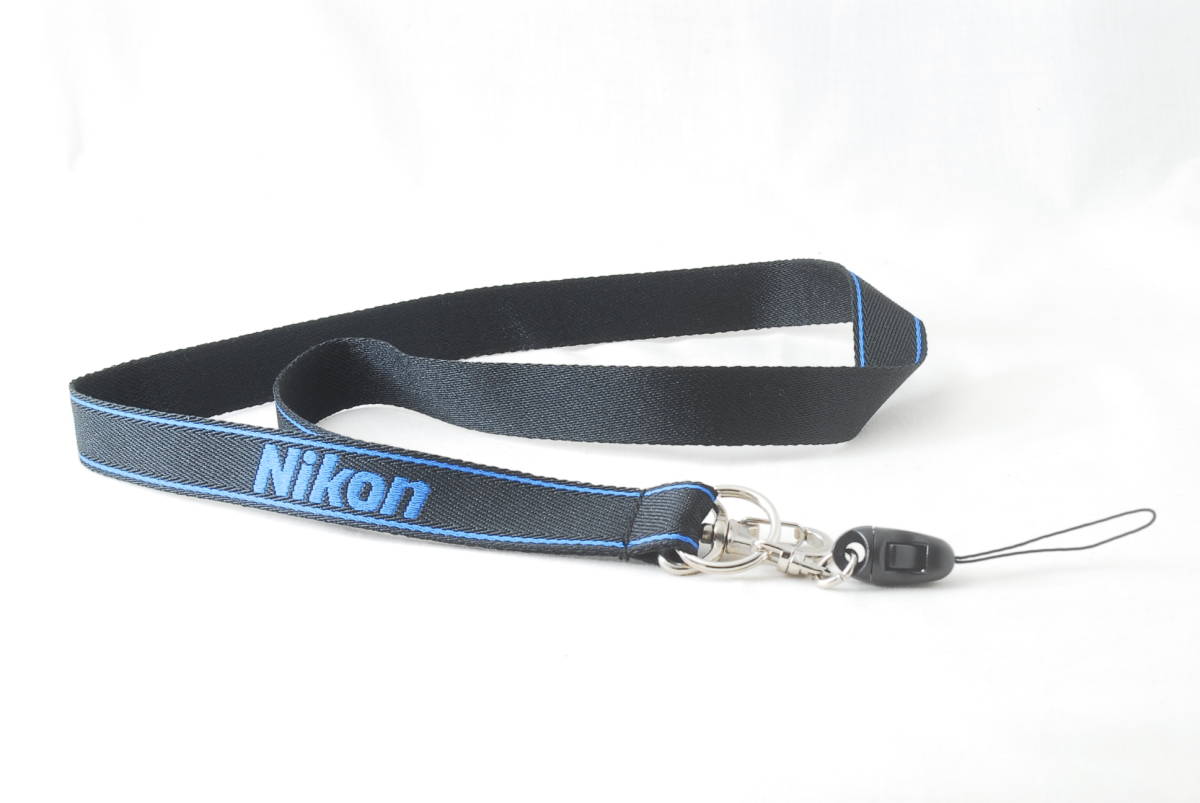 新品・未使用 Nikon ニコン ストラップ 携帯・デジカメ・コンパクト等に カメラ ネックストラップ 黒色(ブラック)×青色(ブルー) レア