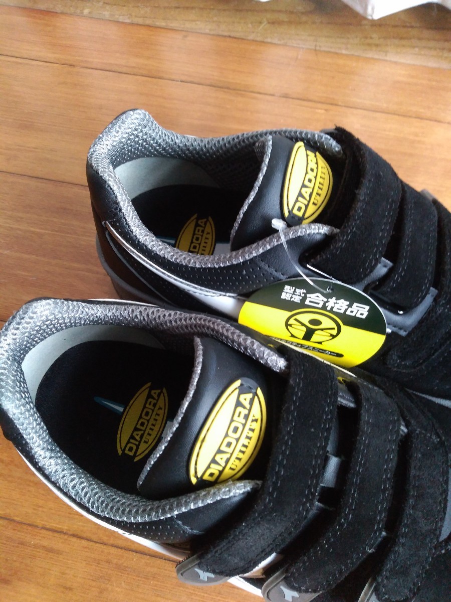 【値下げしました】未使用品　安全作業靴　DIADORA PUFFIN　ディアドラ パフィン　PF-212　サイズ26.5cm