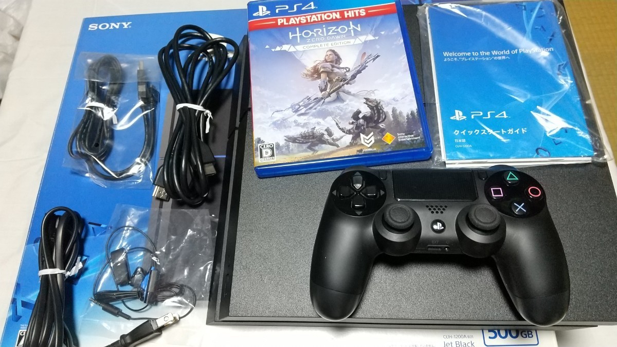 偉大な PS4本体 ジェット・ブラック CUH-1200AB01 【中古品】 - 本体