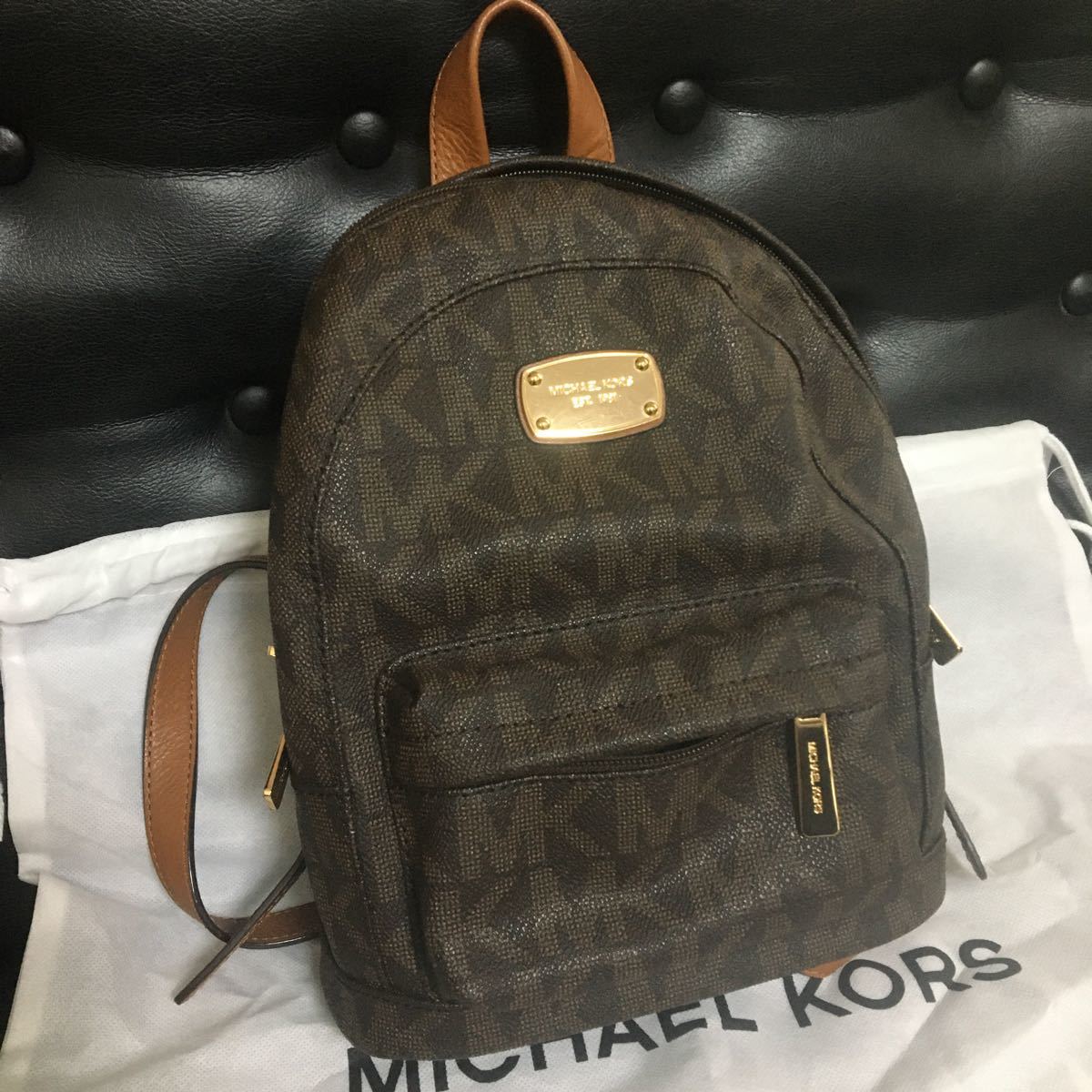 一番人気物 MICHAEL KORS リュックサック レザー 総柄 - リュック 代引無料 【極美品】マイケルコース リュック A4サイズ MK柄 ブラック レザー PVC リュック/バックパック