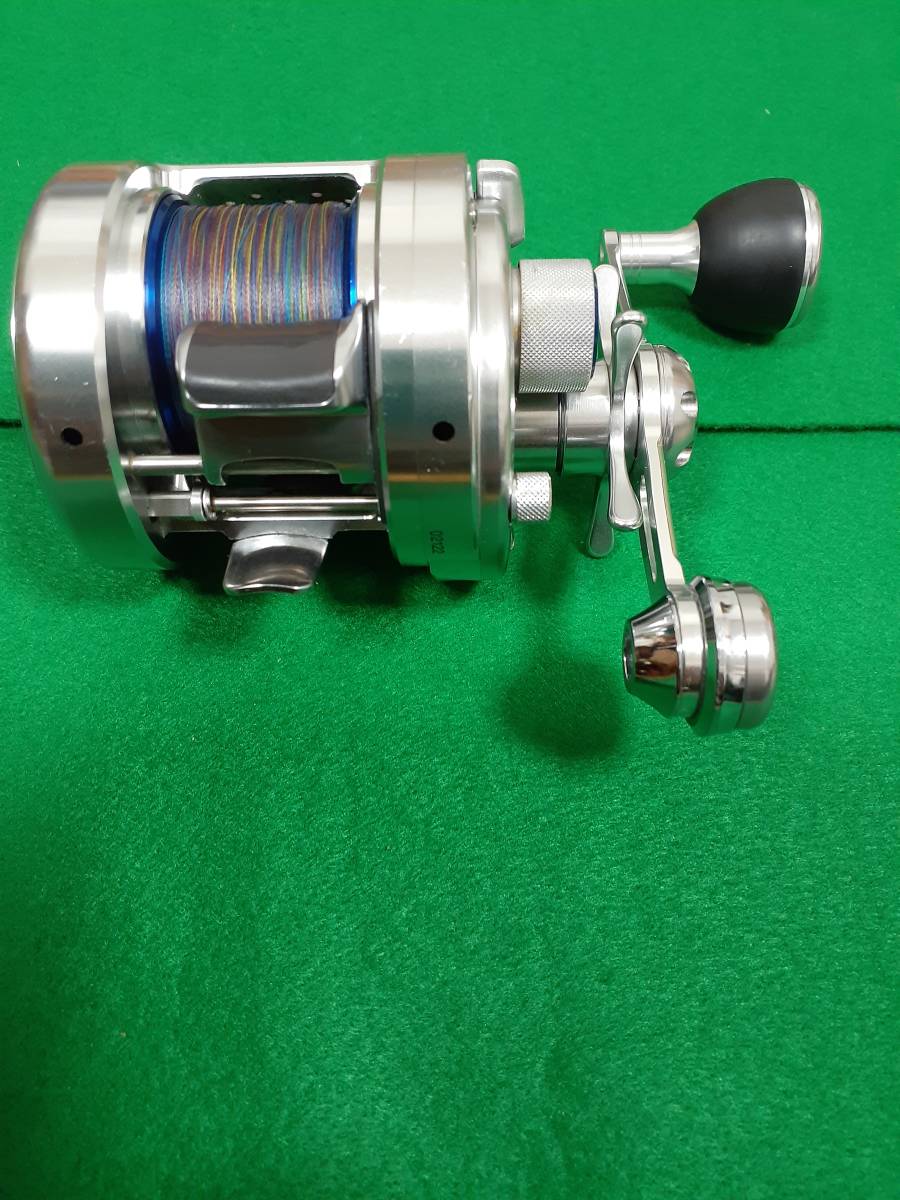 シマノ SHIMANO カルカッタコンクエスト 300タイプJ-M ライトジギング