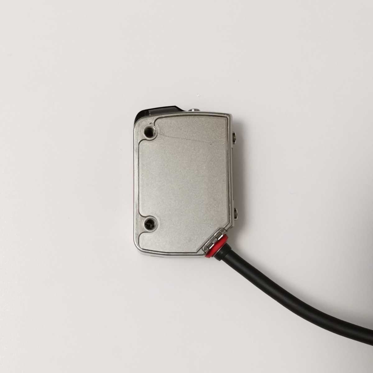 KEYENCE LR-ZB250AN アンプ内蔵型 CMOSレーザセンサ LR-Z KEYENCE LR-ZB250AN アンプ内蔵型 CMOSレーザセンサ LR-Z