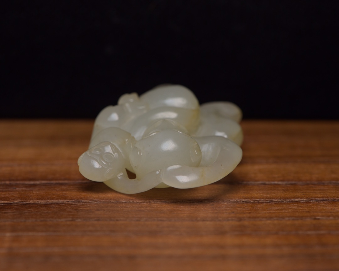 聚寶齋*和田玉手工彫*靈猴】置物 賞物 中国古美術 極美品 聚寶齋*和田玉手工彫*靈猴】置物 賞物 中国古美術 極美品