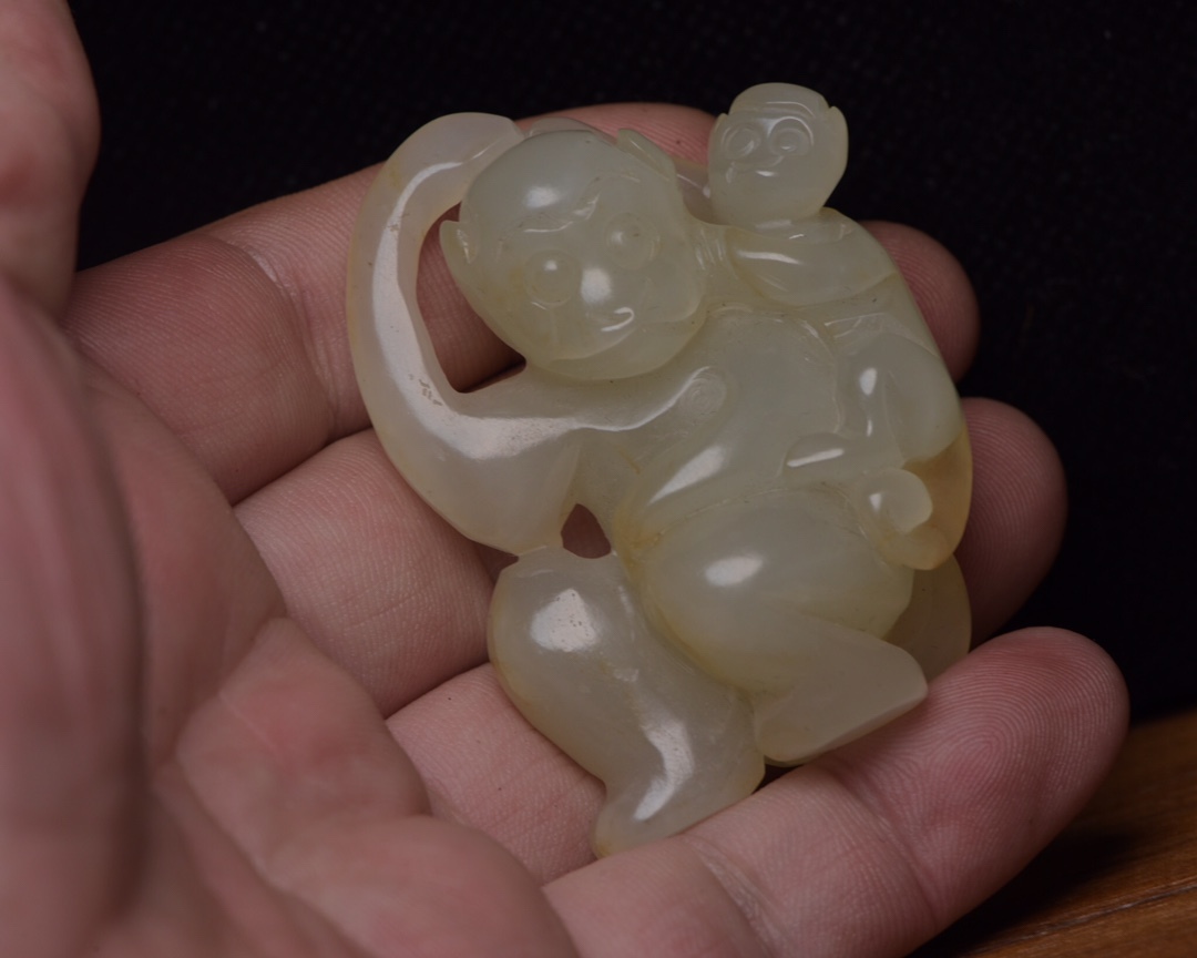 聚寶齋*和田玉手工彫*靈猴】置物 賞物 中国古美術 極美品 聚寶齋*和田玉手工彫*靈猴】置物 賞物 中国古美術 極美品
