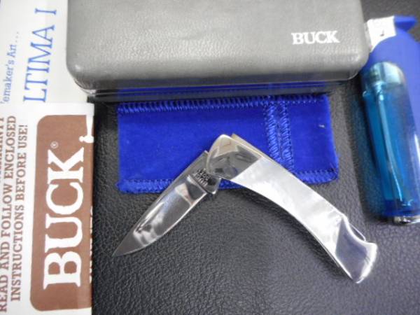ナイフ　 小さな折り畳み　バック　BUCK 507 USA パールハンドルです。