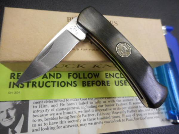 ナイフ　 小さな折り畳み　バック　BUCK 525 USA ウッドハンドル