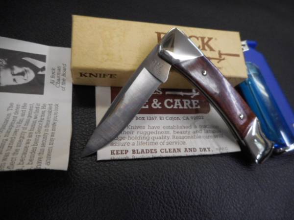 代引き人気 ナイフ 小さな折り畳み バック BUCK ウッドハンドル USA