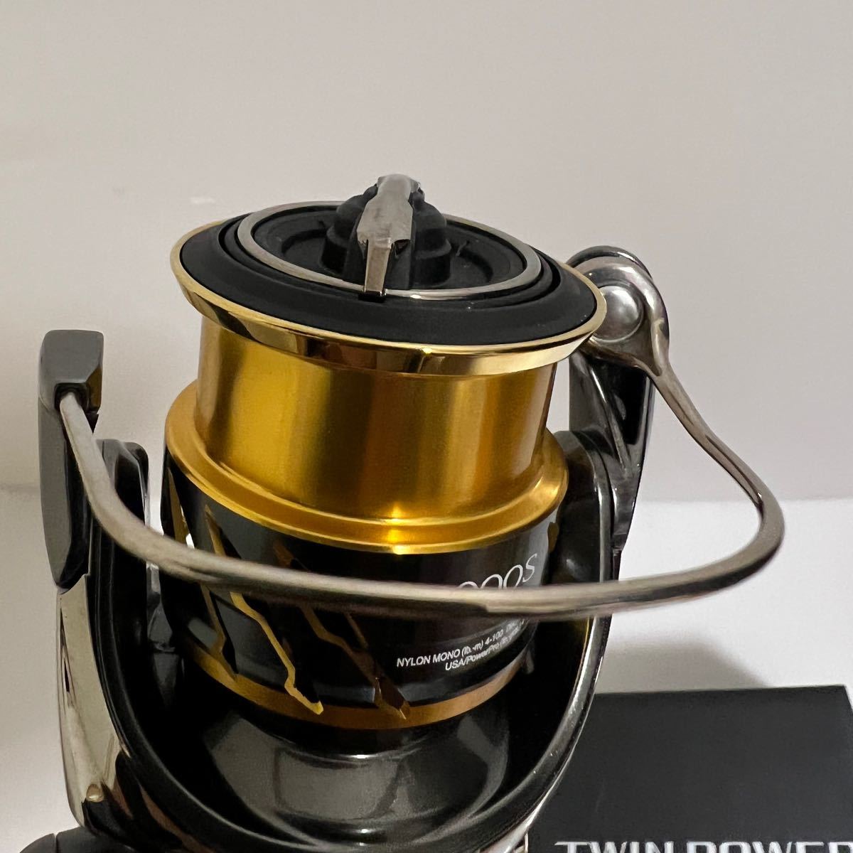 美品 使用少ない シマノ 20ツインパワー C2000S TWIN POWER disdikbud