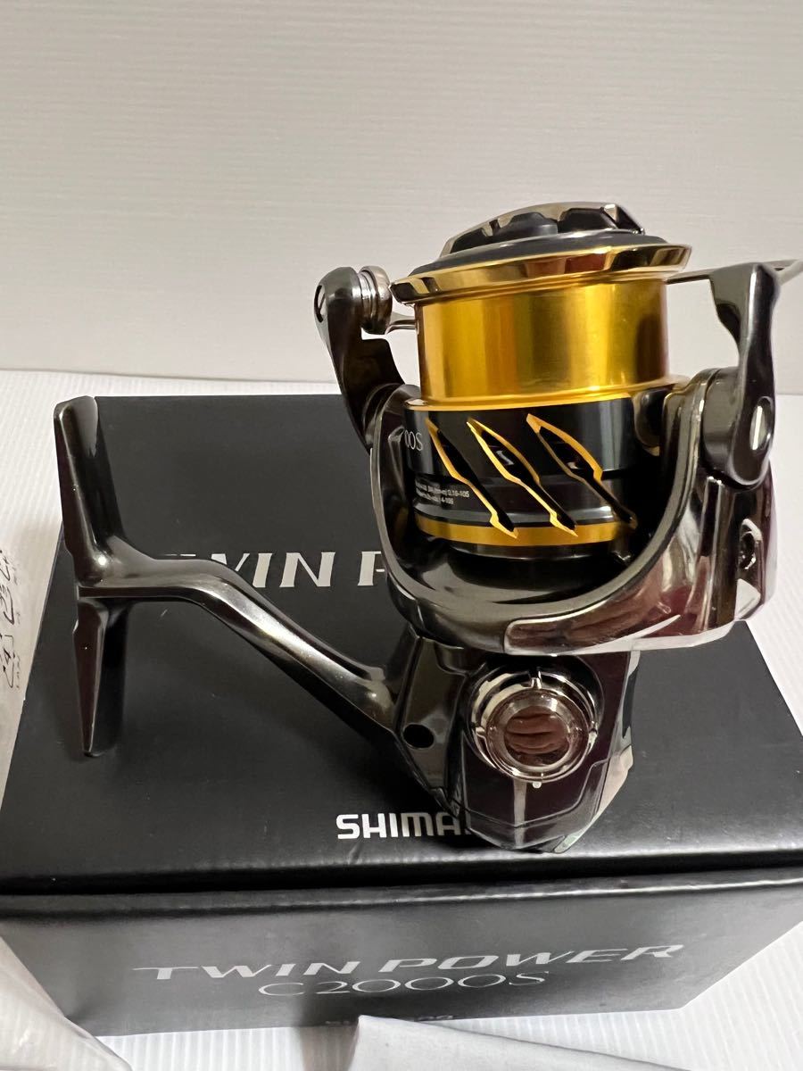 美品 使用少ない シマノ 20ツインパワー C2000S TWIN POWER disdikbud