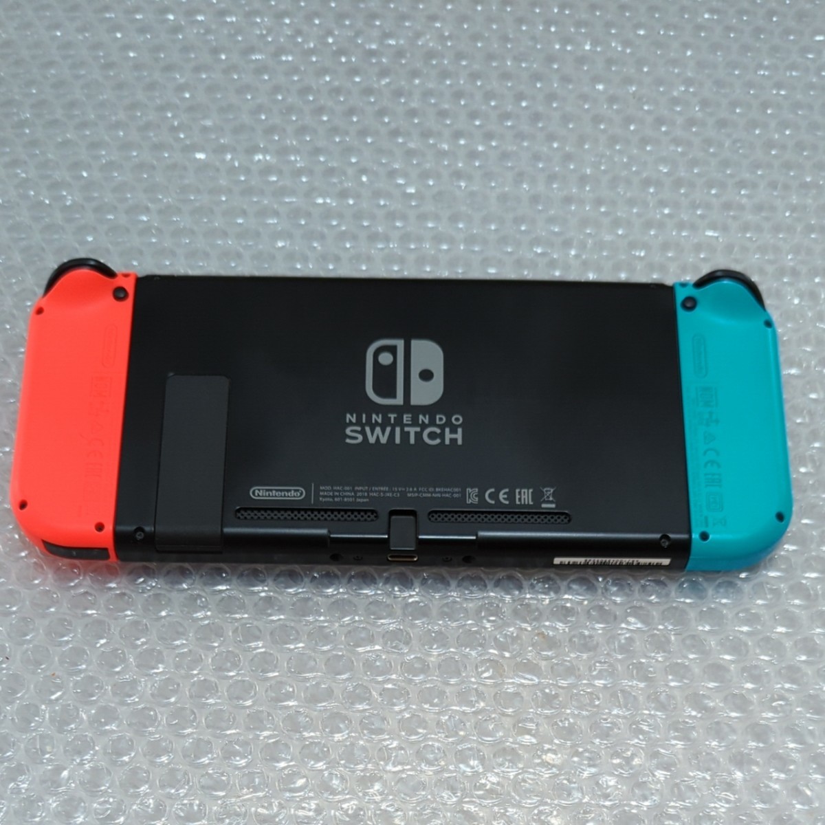 動作品18年製】任天堂NintendoSwitchJoy-Con (L)Nブルー (R)Nレッド 