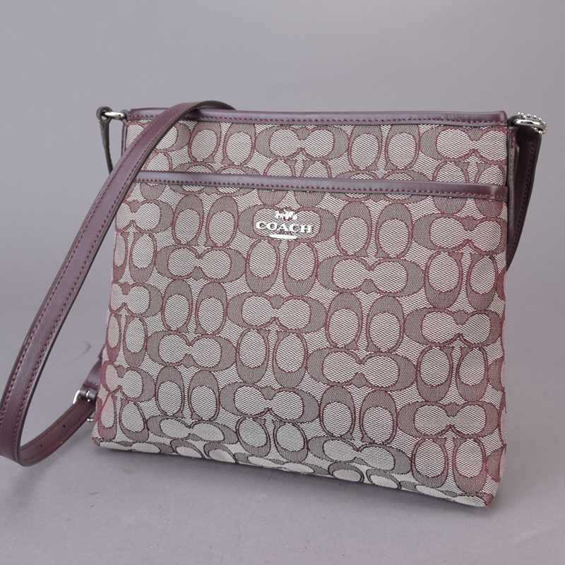 激安大特価!バッグ新品 極美品 COACH コーチ シグネチャー ショルダーバッグ ラズベリー