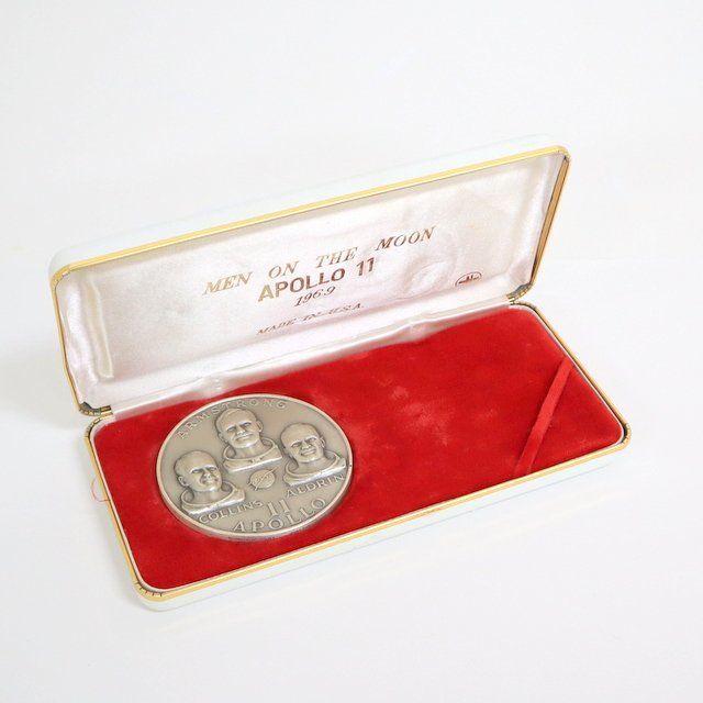 記念品】アポロ11号月面着陸 記念メダル 999シルバー/144.0g/2n0132