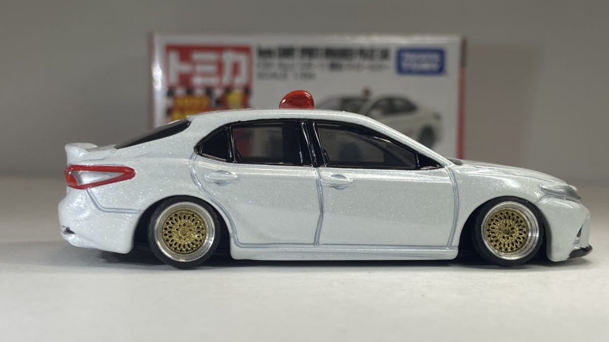 1/64 改 トヨタ カムリ スポーツ 覆面パトカー 車高短 アルミ製 1/64 改 トヨタ カムリ スポーツ 覆面パトカー 車高短 アルミ製