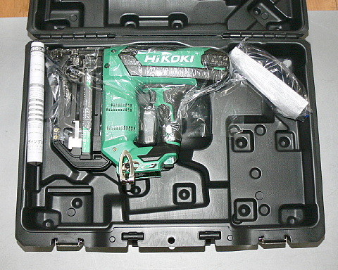HIKOKI 新製品 38㎜ コードレス フロア用タッカ N3604DM 本体&ケース
