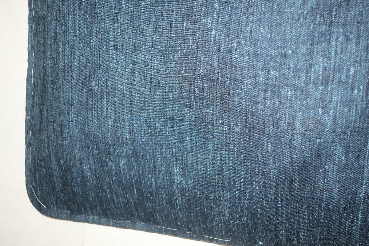 12870円 超可爱の 男物 大島紬アンサンブル 横絣 藍染 ８０亀甲 １７３ｃｍ位 角帯 羽織紐 正絹 9593