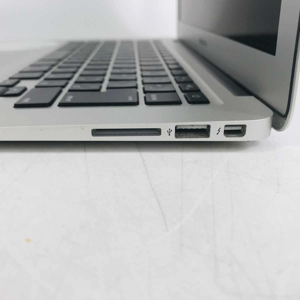 ジャンク MacBook Air 13インチ(Early 2015) Core i5 1.6GHz ジャンク MacBook Air 13インチ(Early 2015) Core i5 1.6GHz