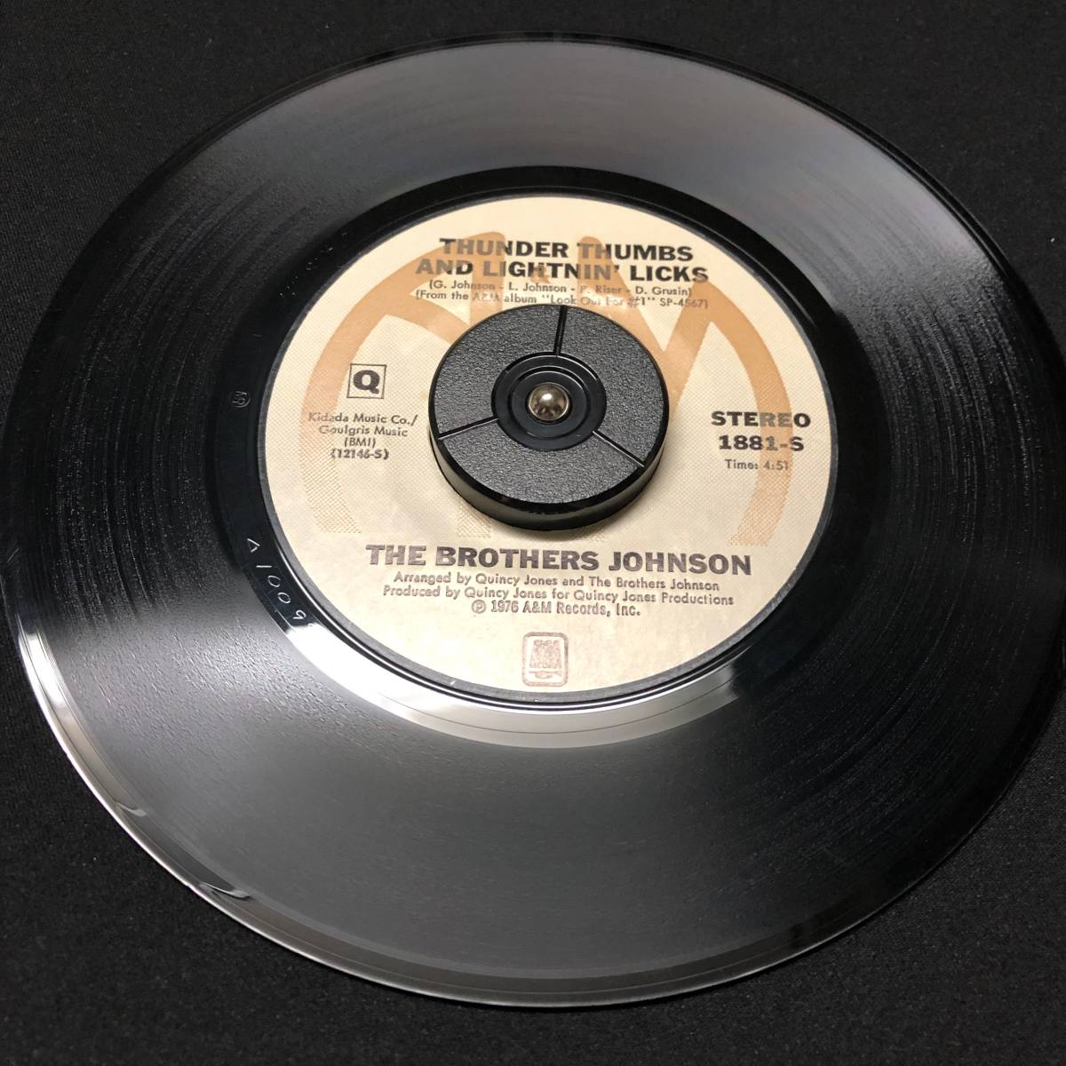 中古シングルレコード The Brothers Johnson Free And Single US盤 1881-S_画像4
